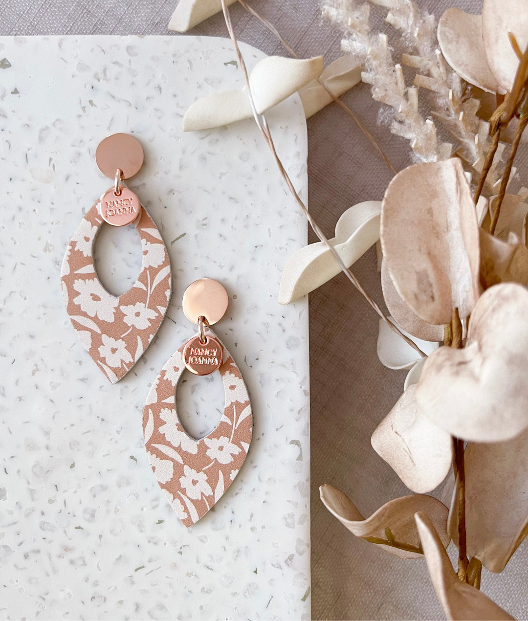 Caramel Daisy Marquee Drops Nancy Joanna