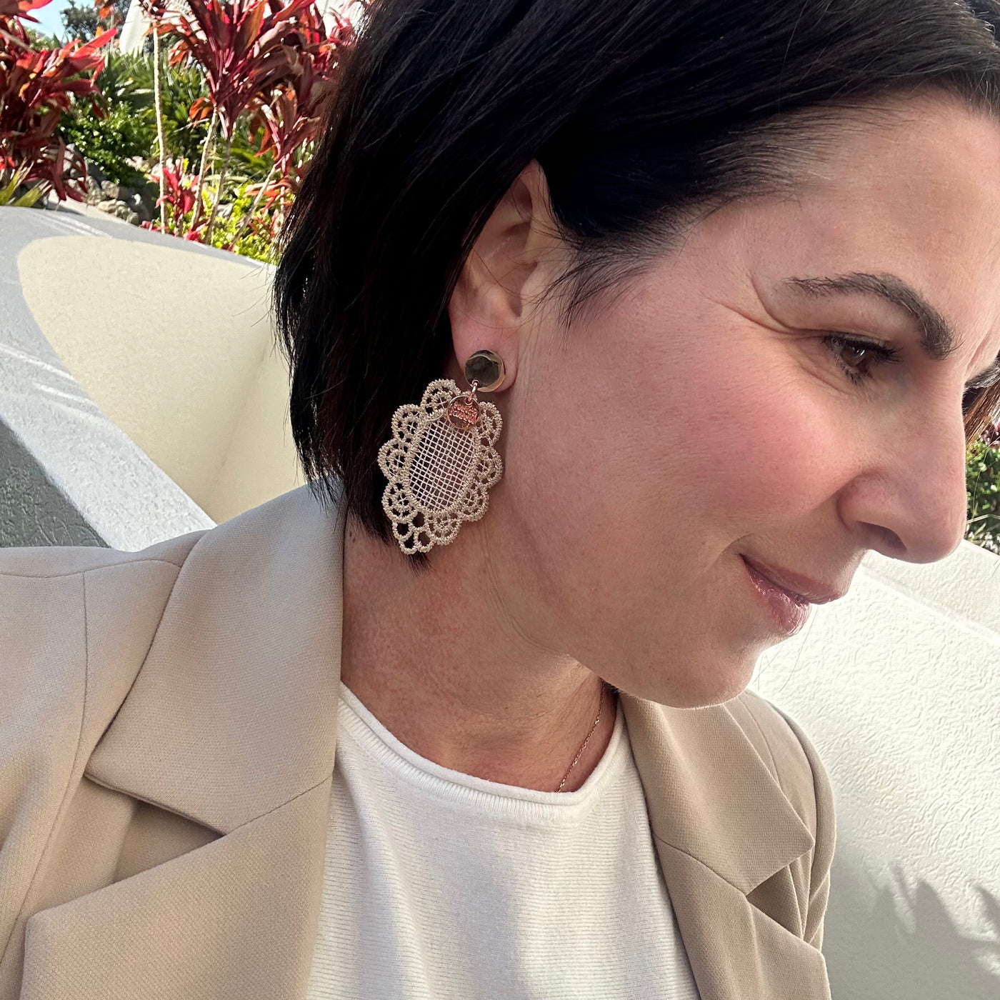 Heirloom Thread – Laced in Time Nancy Joanna