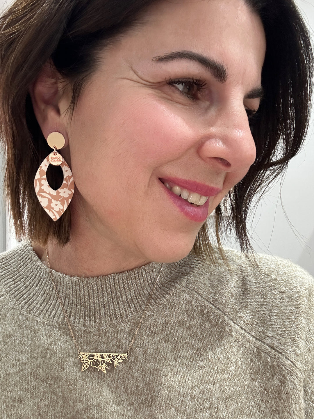 Caramel Daisy Marquee Drops Nancy Joanna