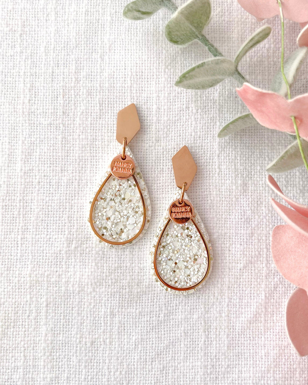 Snow White Glitter Teardrops Nancy Joanna